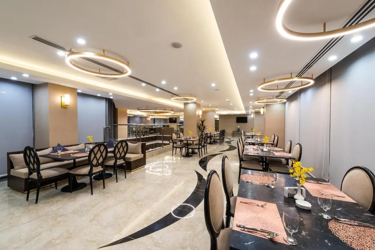 Warwick Riyadh Al Wezarat Hotel